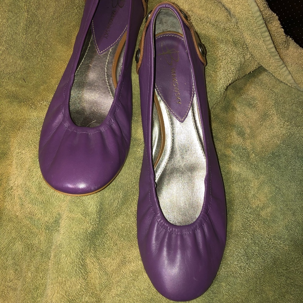 B Makowski purple slip on shoes